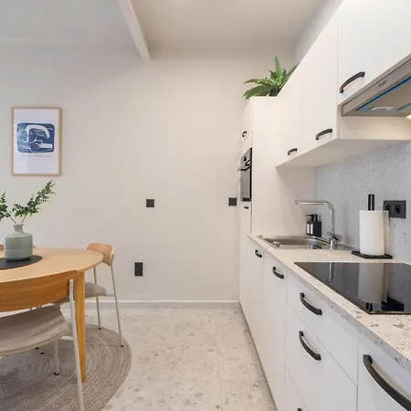 アパート Gezellig, Knusse En Gerenoveerde Rijwoning 4p