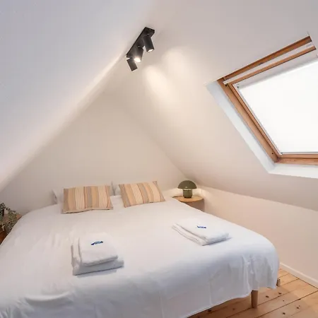 Apartment Gezellig, Knusse En Gerenoveerde Rijwoning 4p *