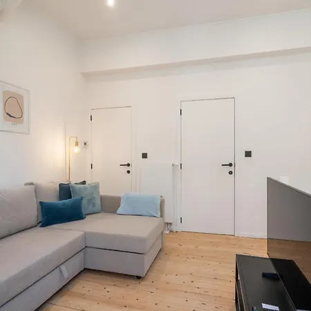Appartement Gezellig, Knusse En Gerenoveerde Rijwoning 4p